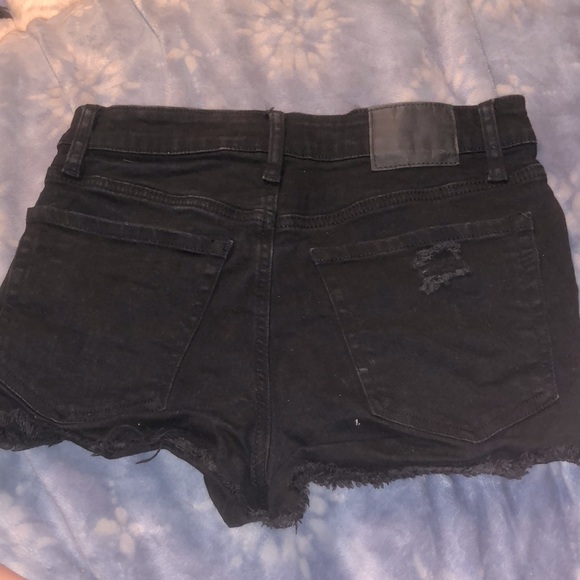 Black Jean shorts - Picture 2 of 2